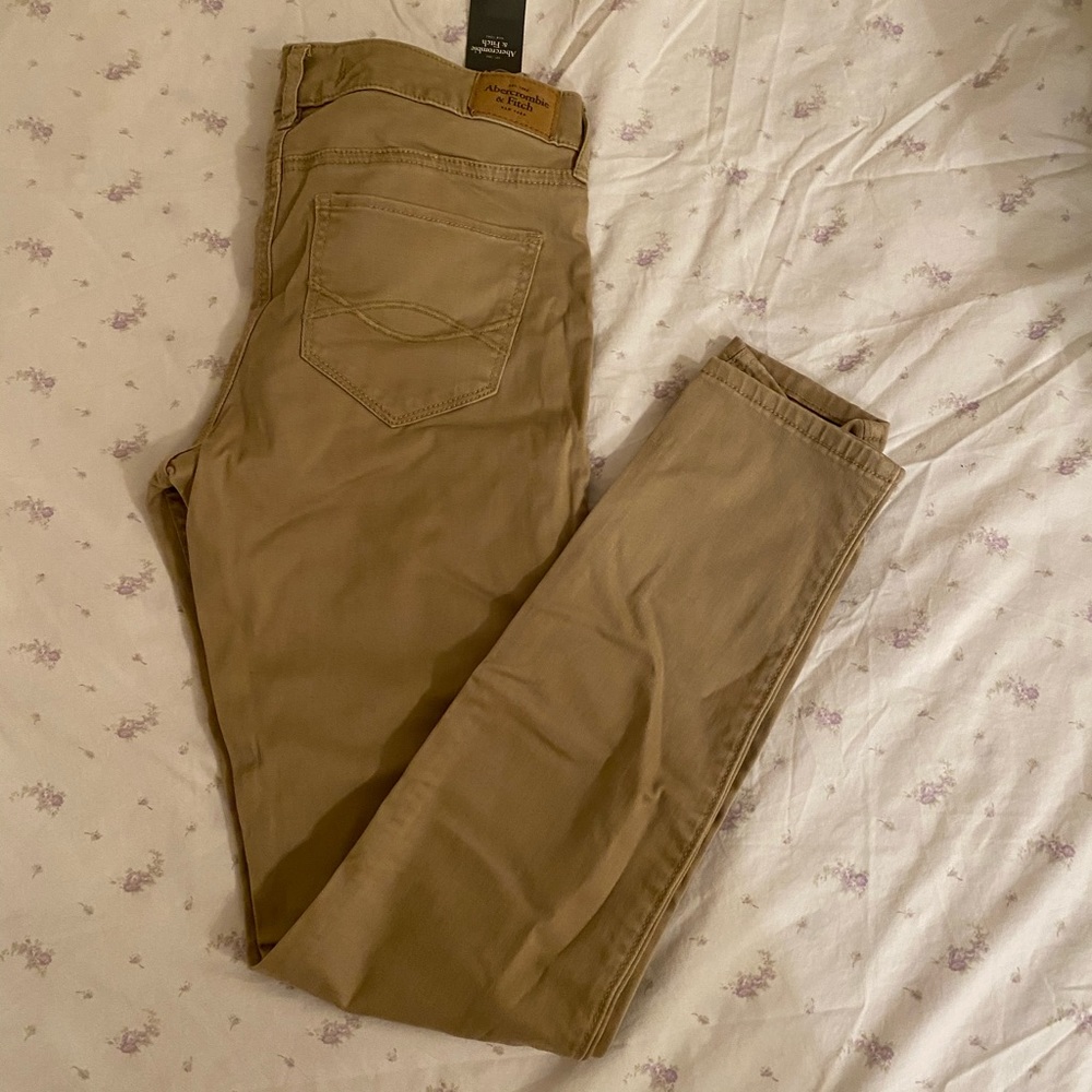 Abercrombie & Fitch Skinny Khaki pants